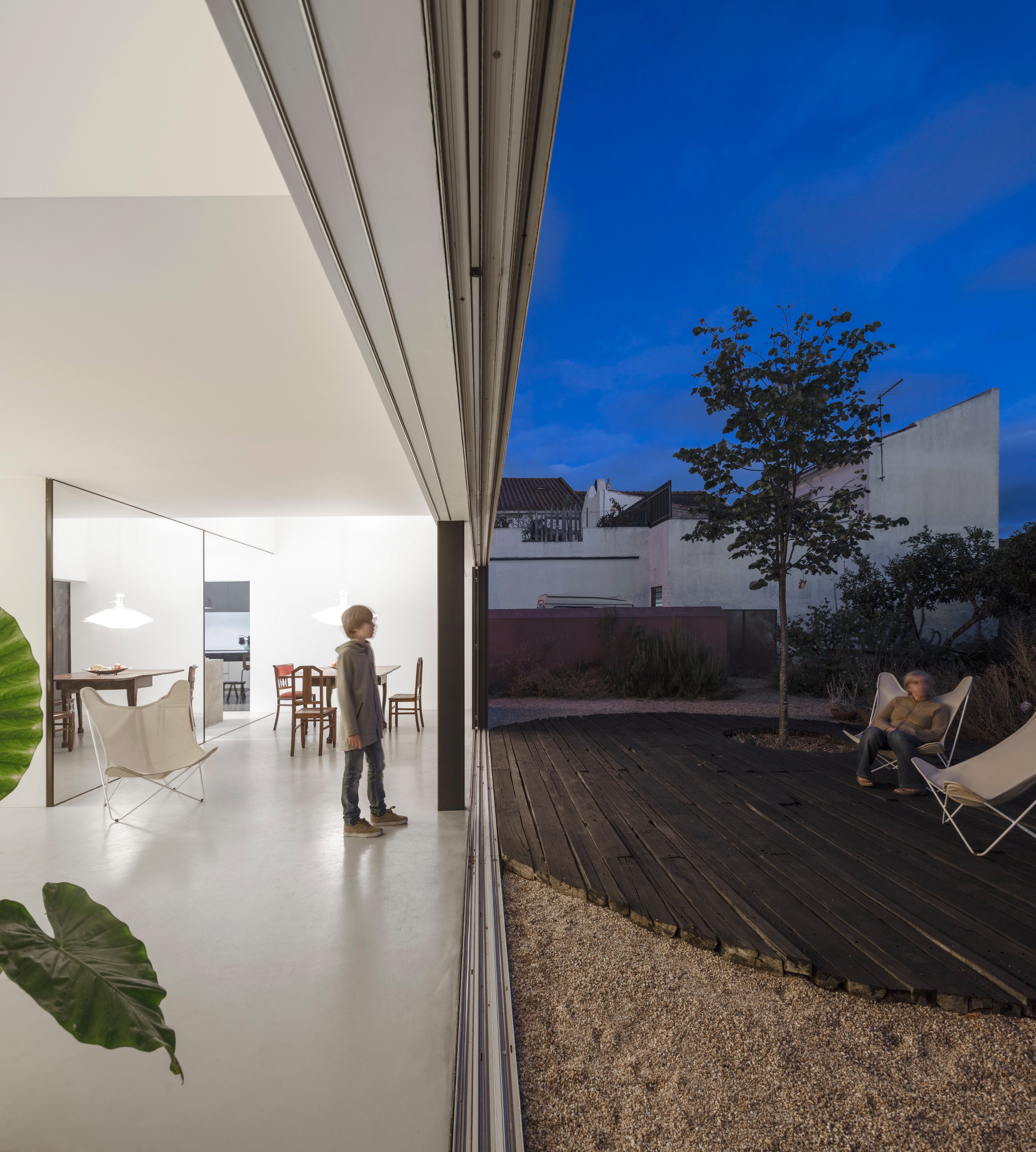 Red House in Lisbon, Portugal by extrastudio