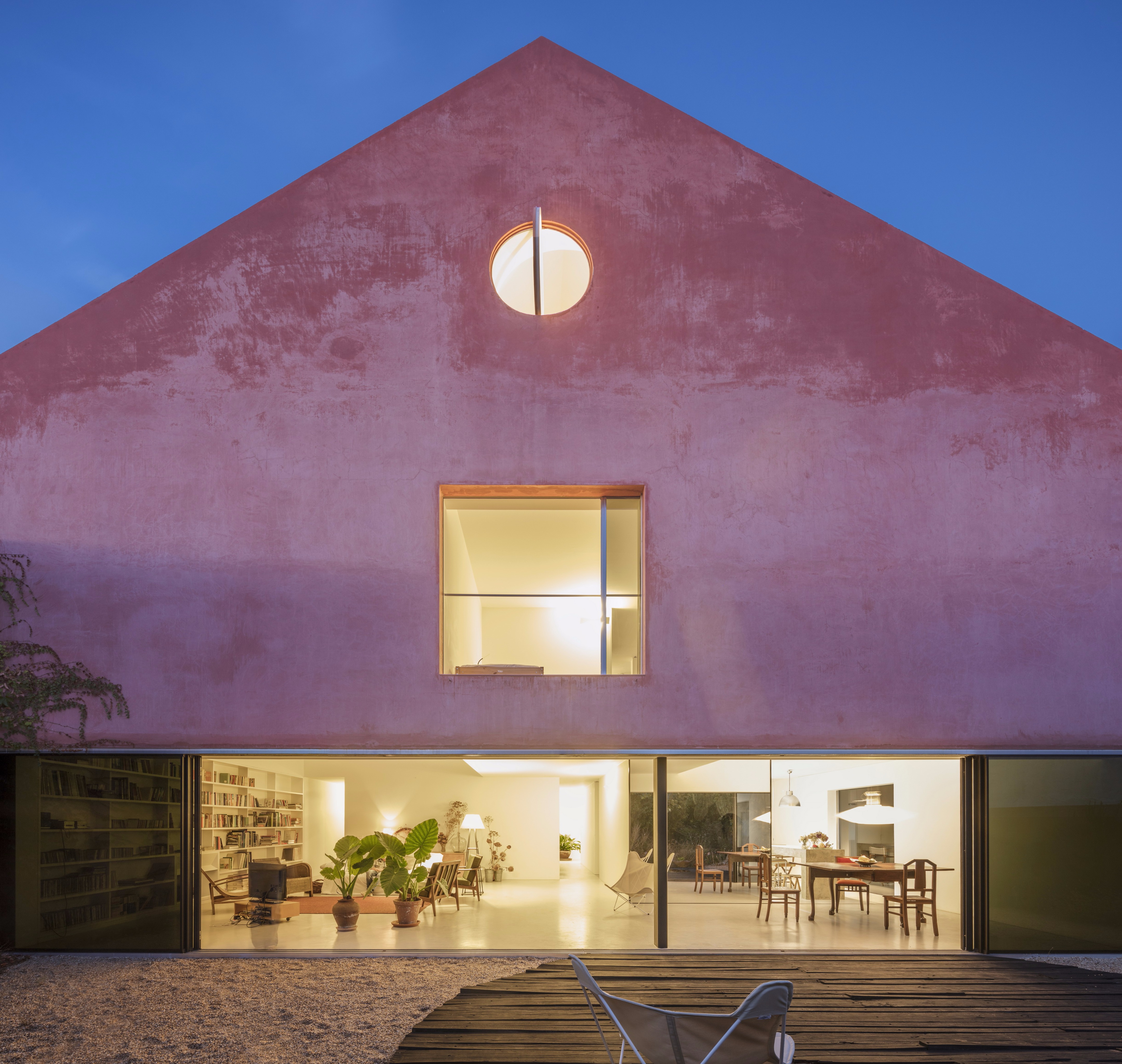 Red House in Lisbon, Portugal by extrastudio