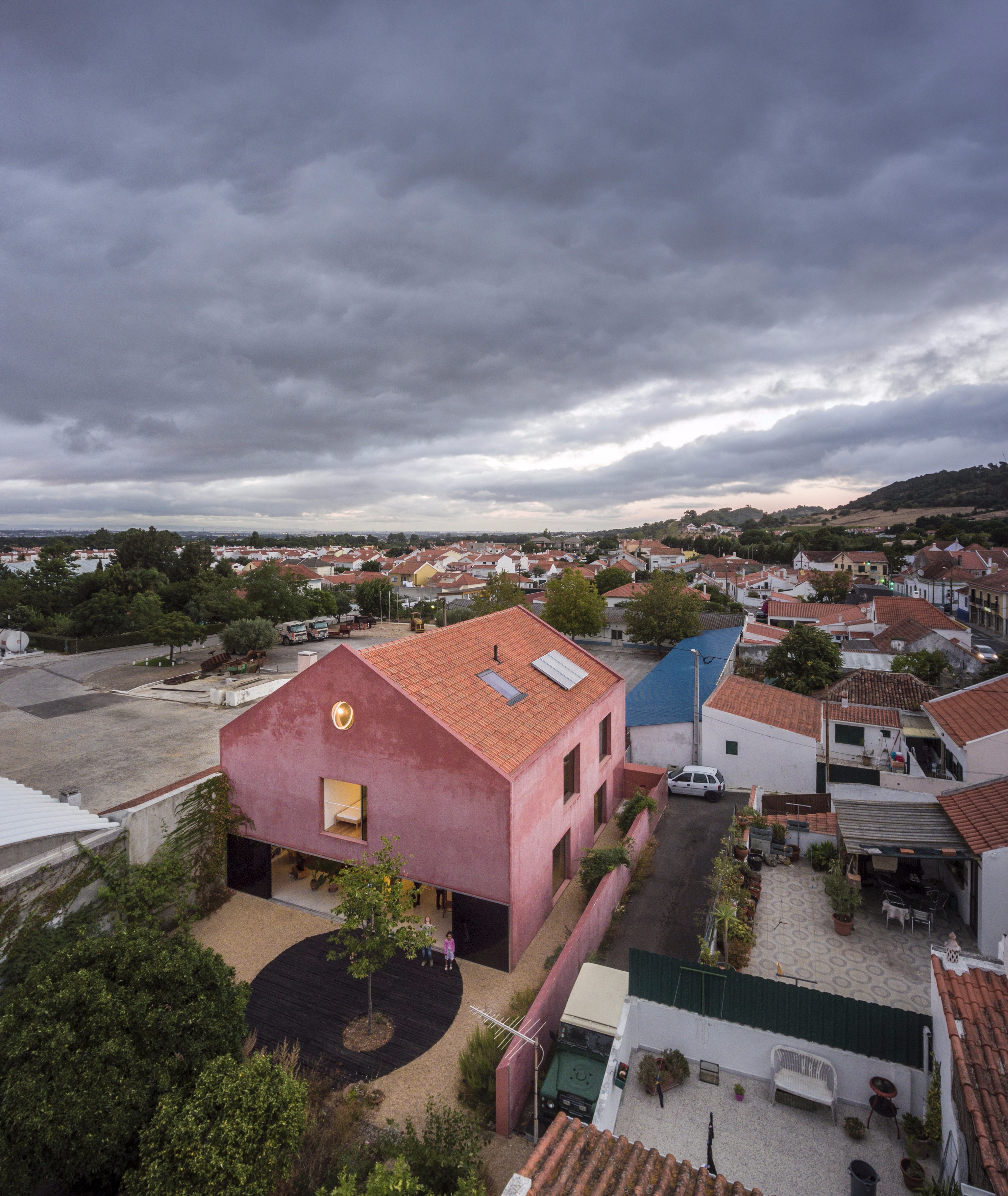 Red House in Lisbon, Portugal by extrastudio