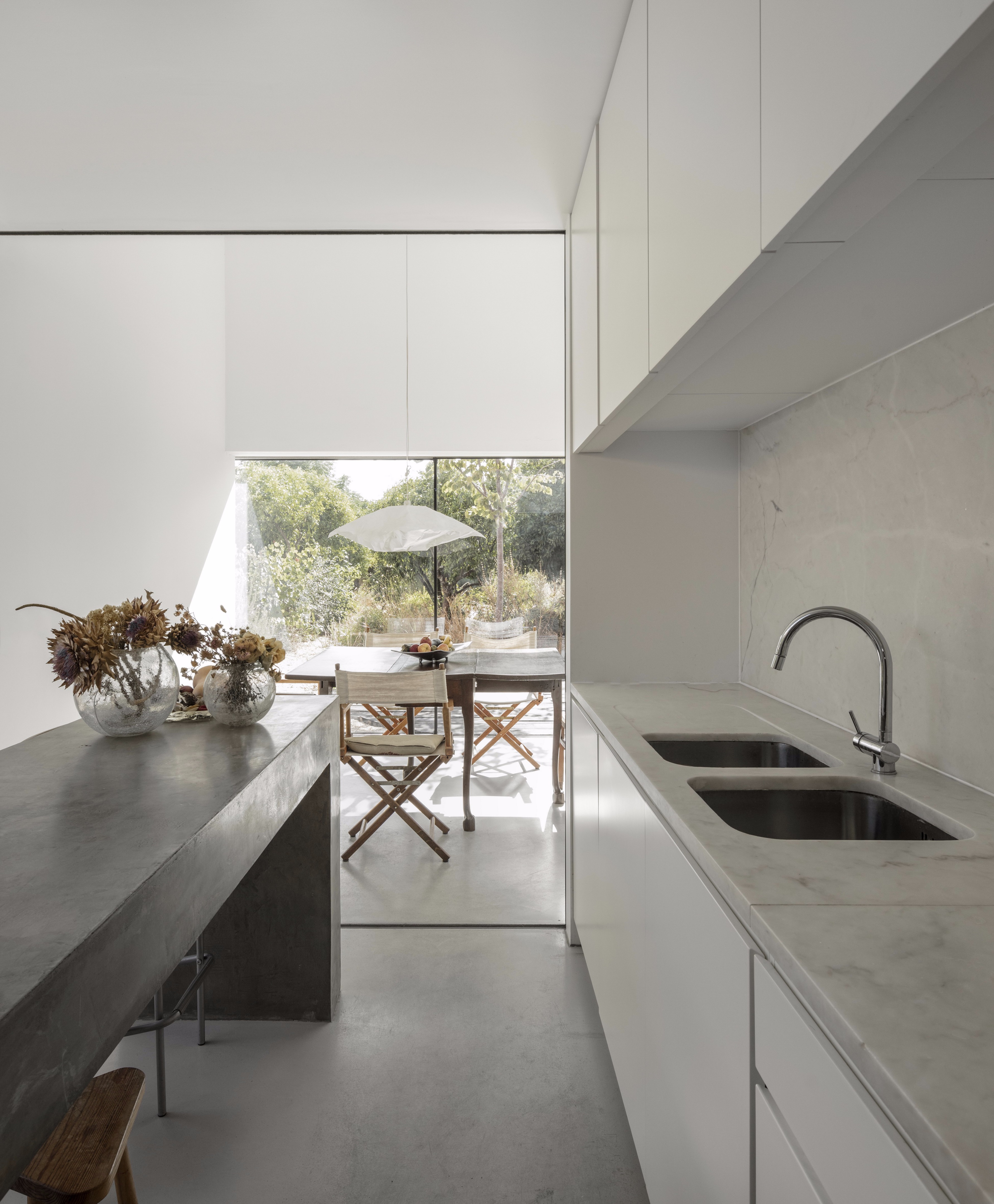 Red House in Lisbon, Portugal by extrastudio