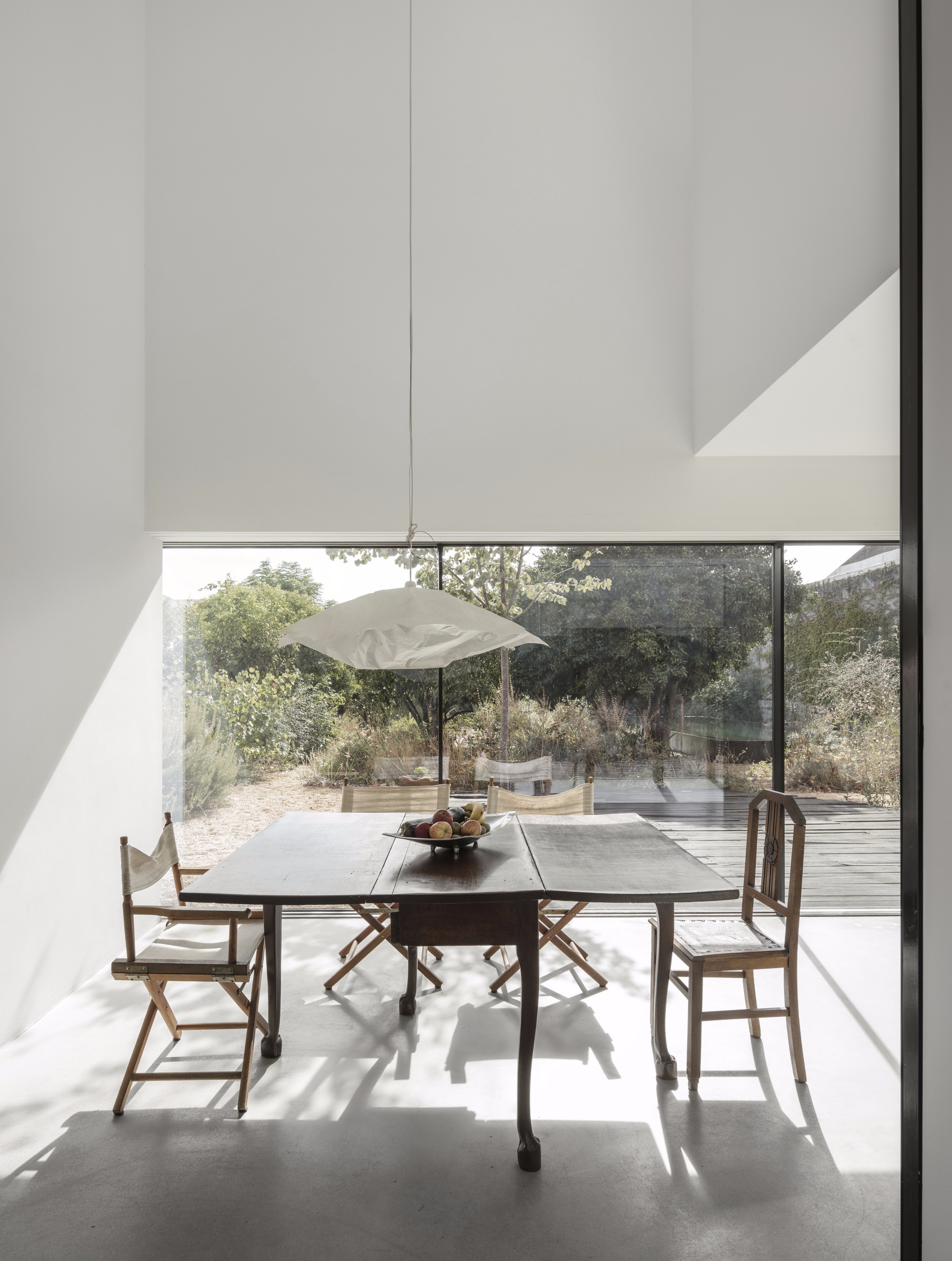 Red House in Lisbon, Portugal by extrastudio