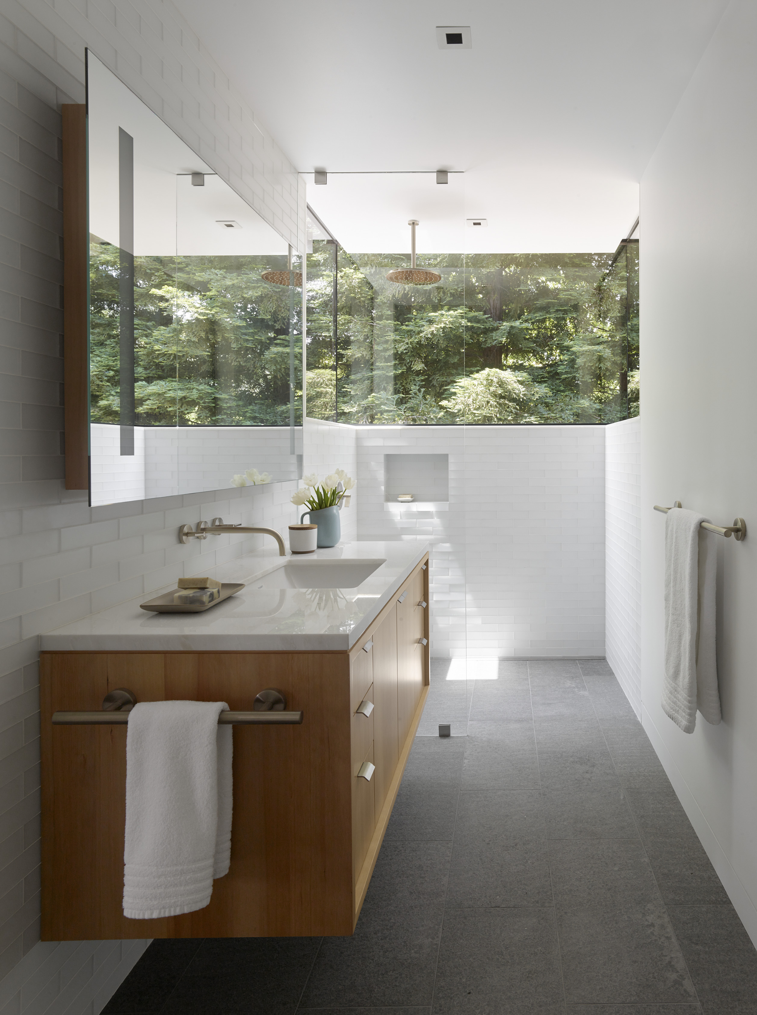 Wine Country Farmhouse in Calistoga, CA by Bohlin Cywinski Jackson