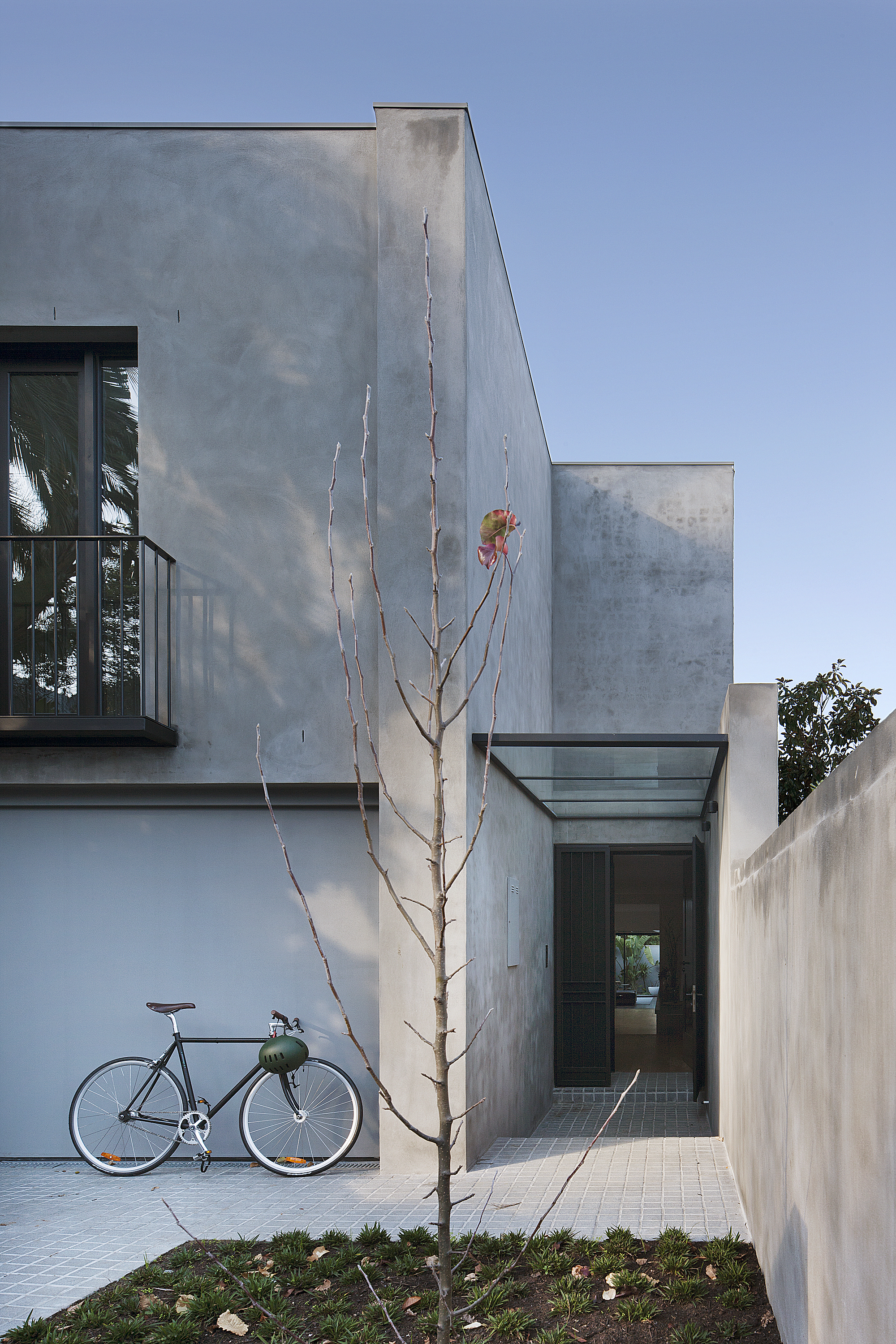 Courtyard House in Melbourne, Australia by Robson Rak Architects