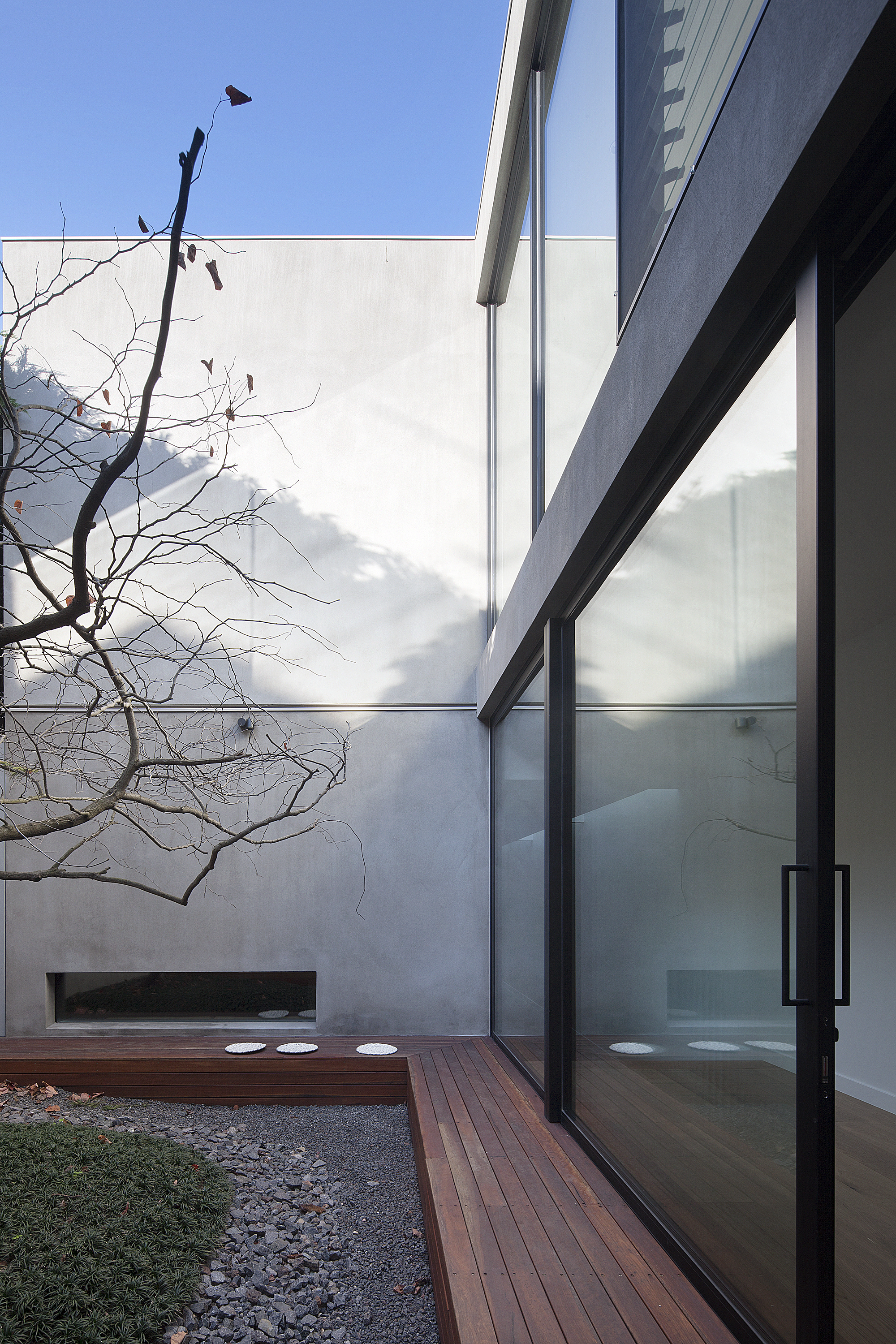 Courtyard House in Melbourne, Australia by Robson Rak Architects