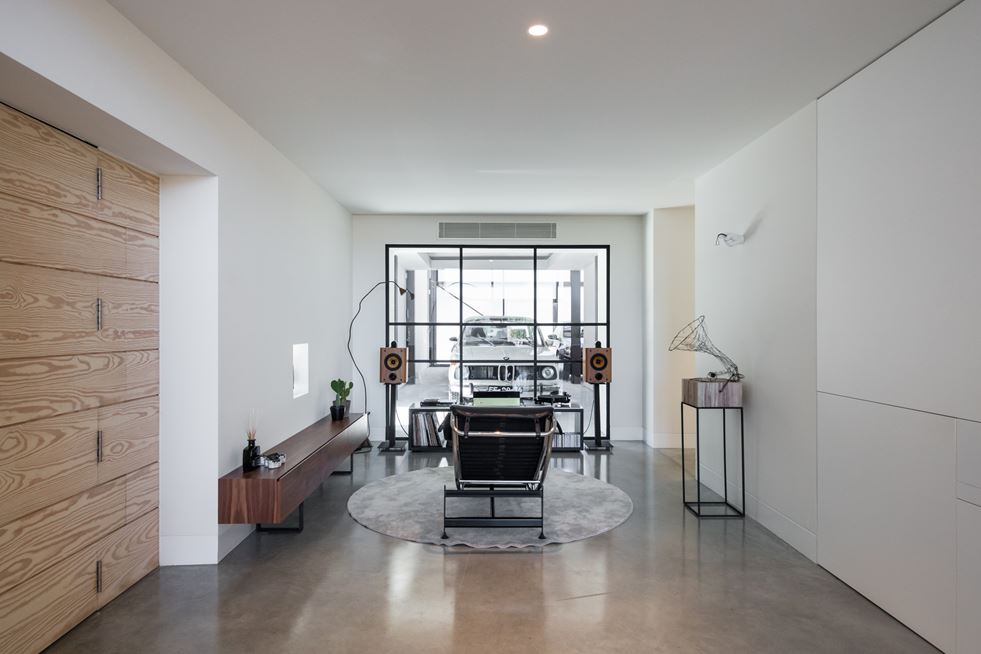 House in Ourém, Portugal by Filipe Saraiva Arquitectos
