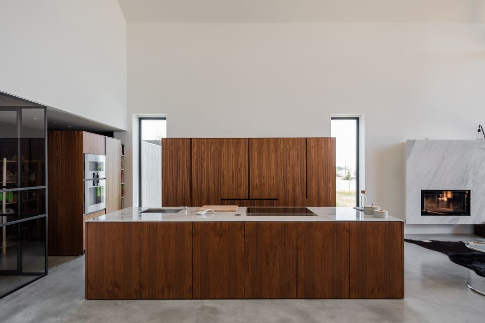 House in Ourém, Portugal by Filipe Saraiva Arquitectos