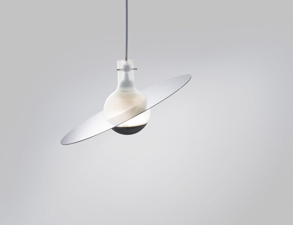 Split Lamp by Hyfen
