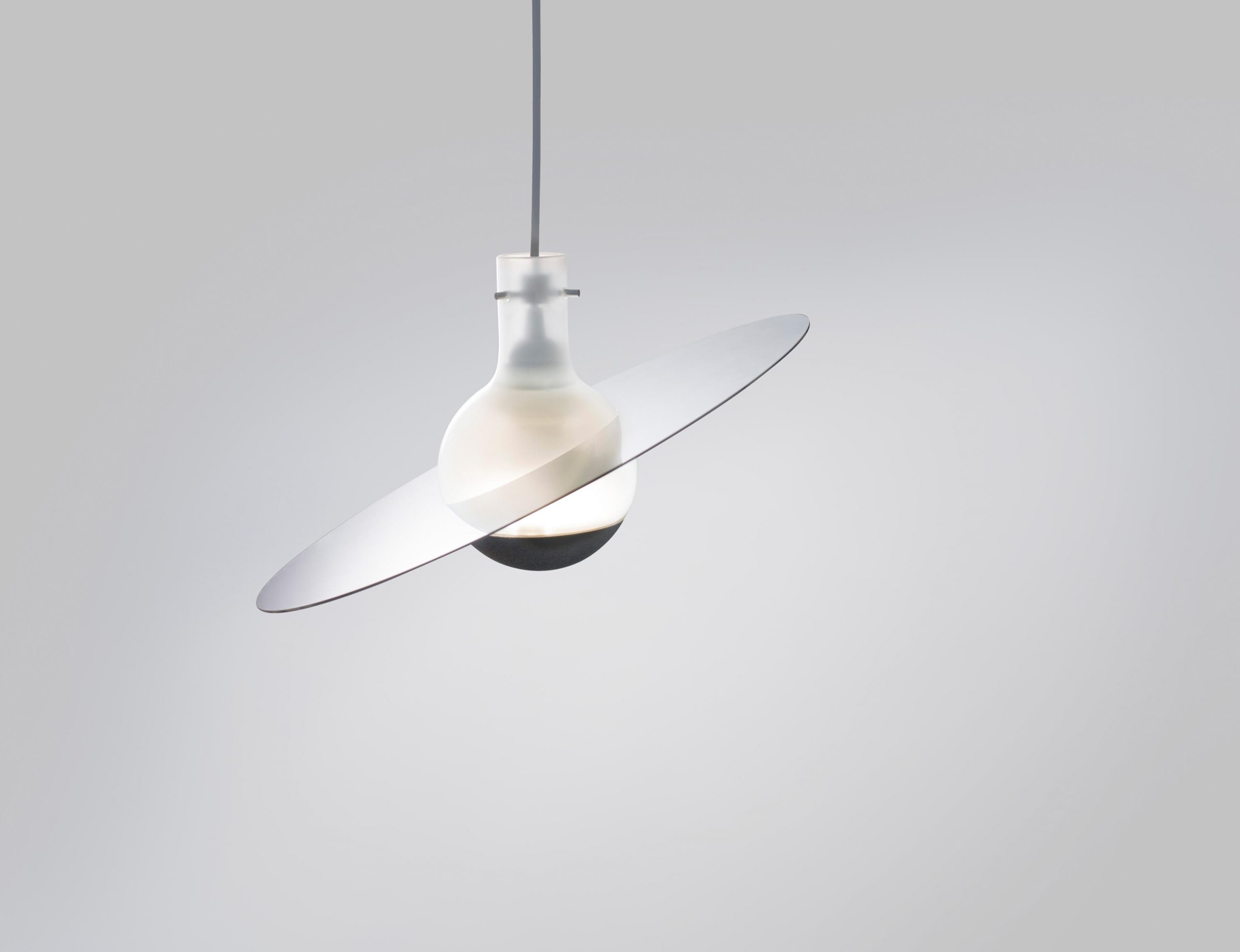 Split Lamp by Hyfen