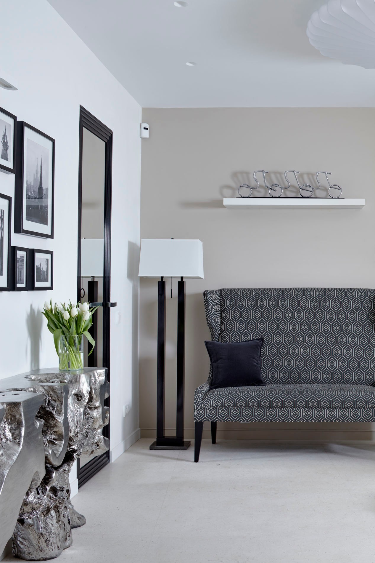 The Apartment on Alexander Nevsky St in Moscow, Russia by Aleksandra Fedorova Bureau