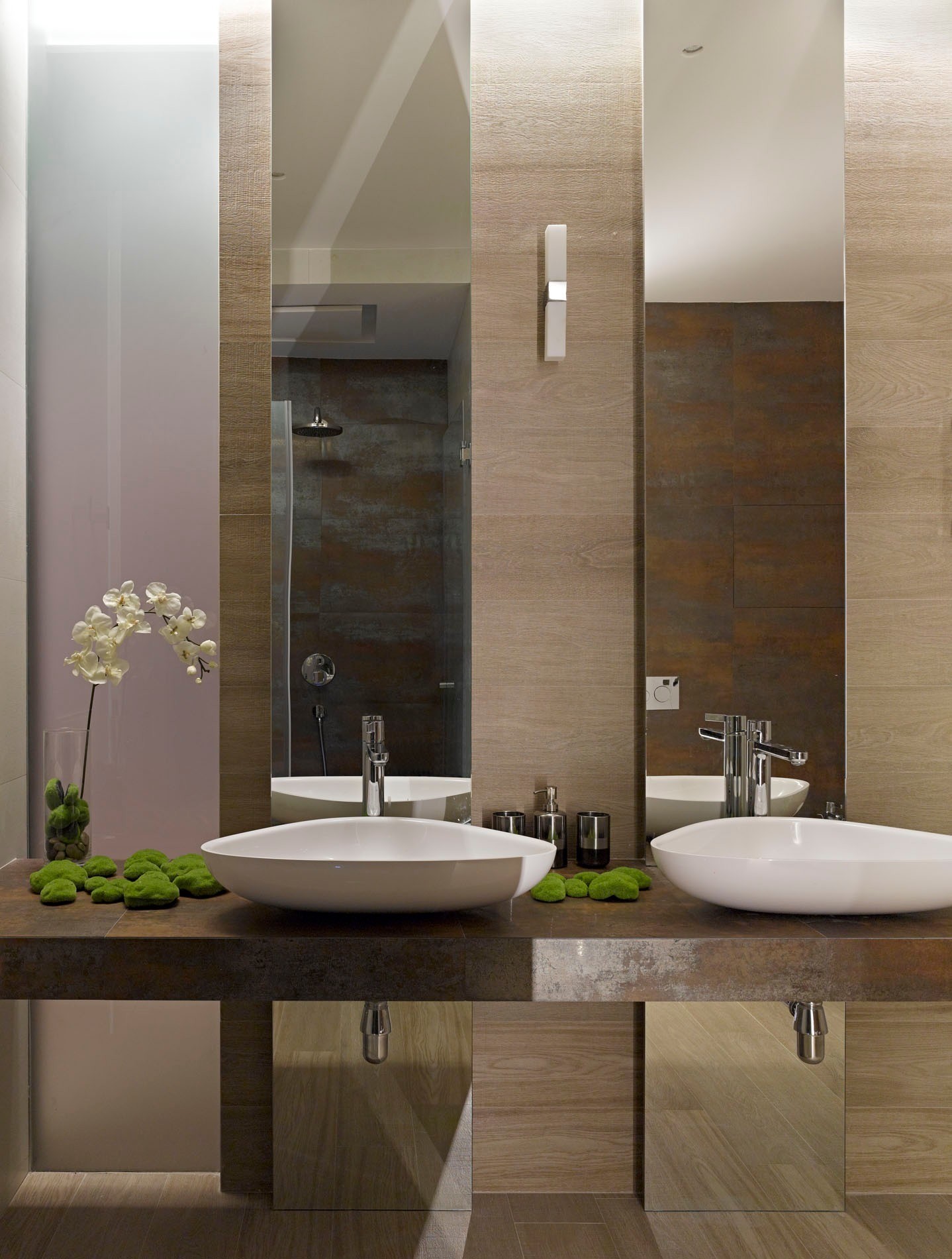 The Apartment on Alexander Nevsky St in Moscow, Russia by Aleksandra Fedorova Bureau