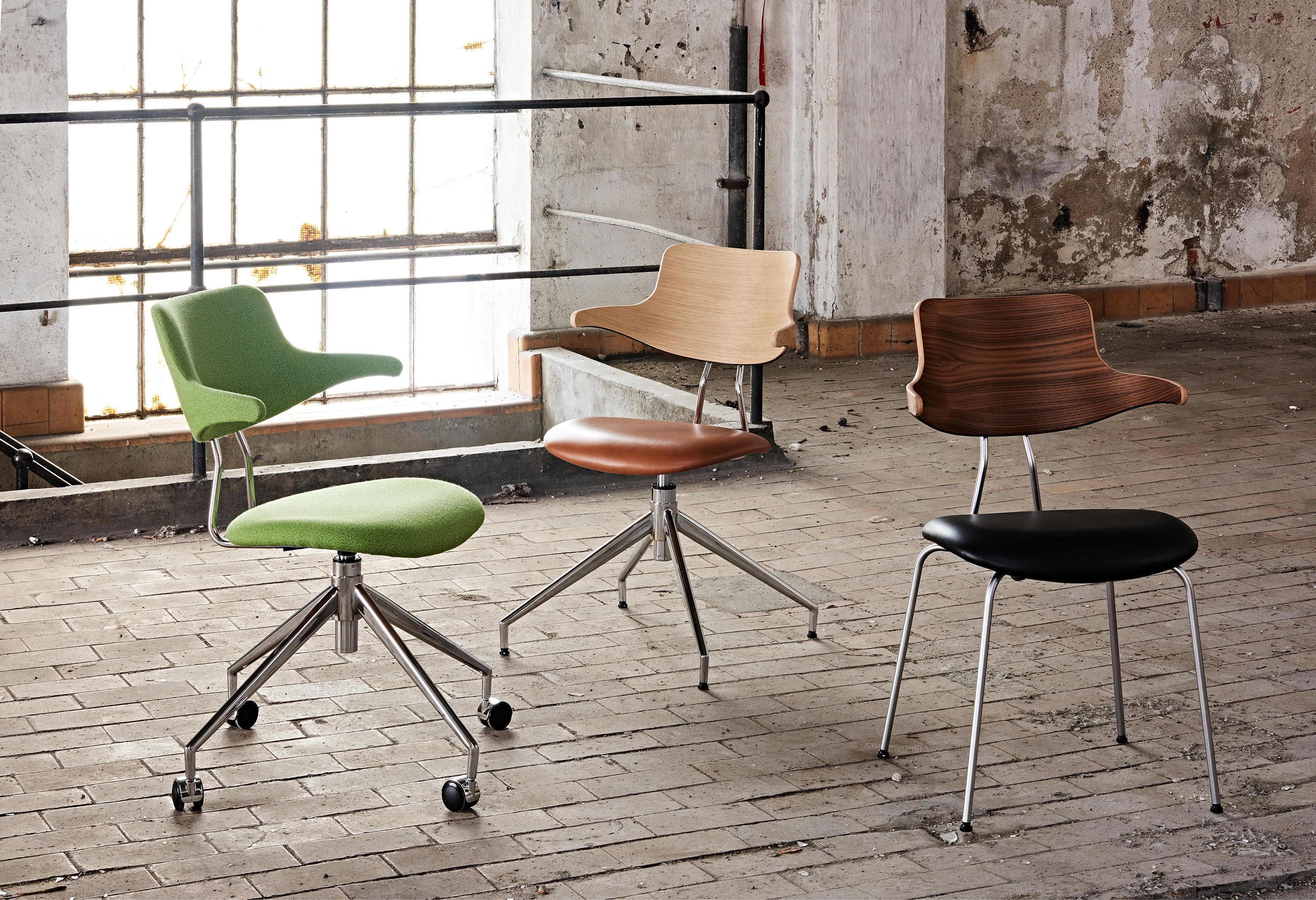 VL119 Chairs by Vermund