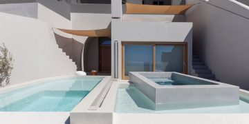 House in Firostefani, Greece by Kapsimalis Architects