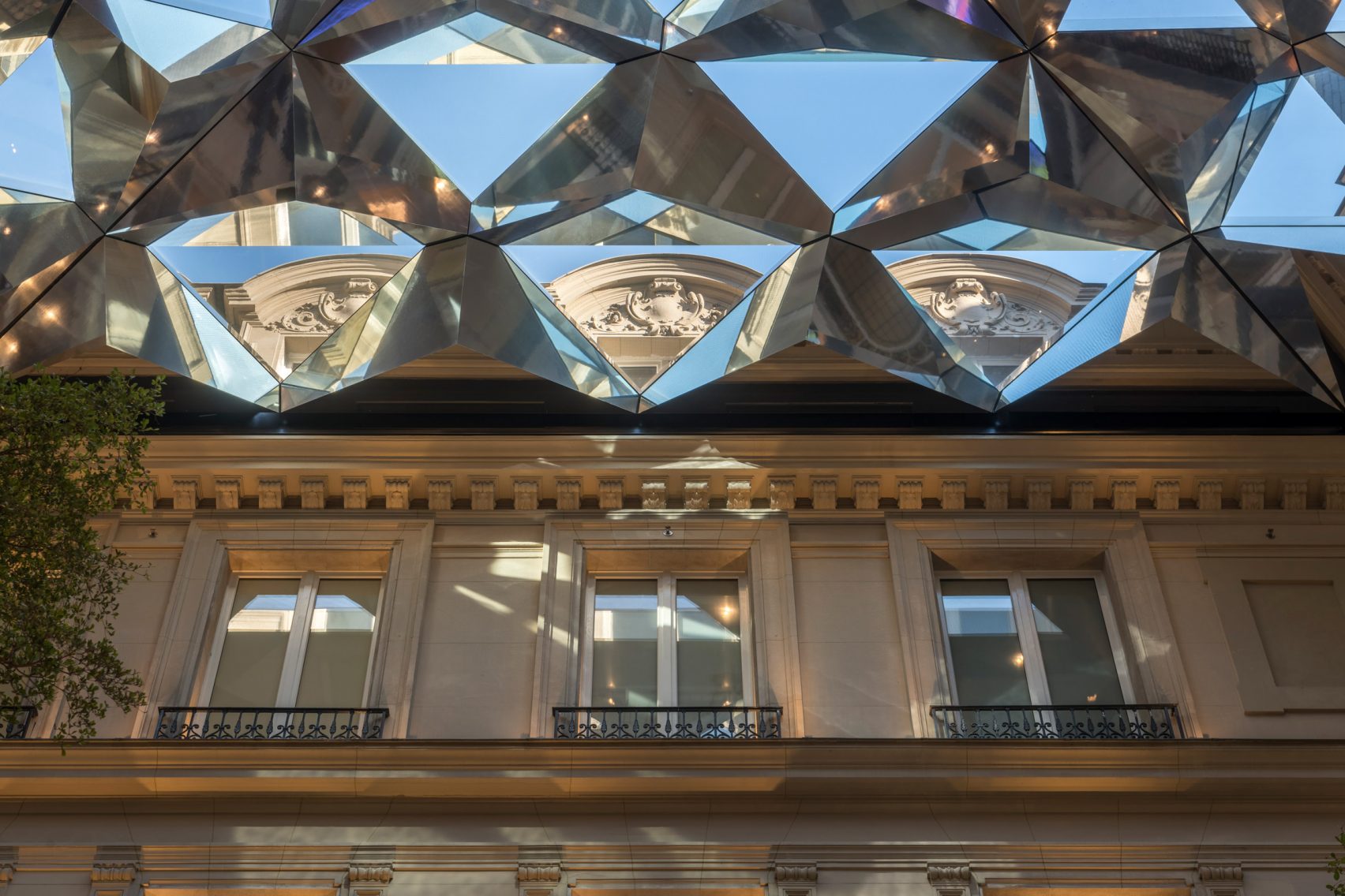 Apple Store in Paris, France by Foster + Partners'