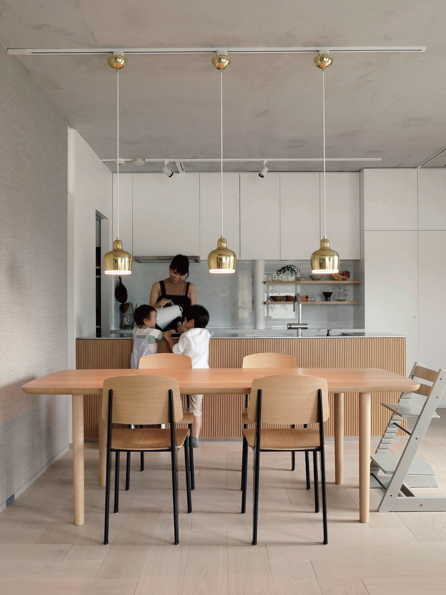 House Living in the Gallery in Tokyo, Japan by R.E.A.D. & Architects