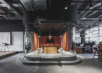 Curved Glass Walls in a Meeting Room in St. Petersbourg, Russia