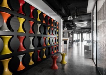 Extra Seating Workplace Environment by MIKOMAX Smart Office in Warsaw, Poland