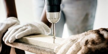 Choose the Right Renovation Contractor