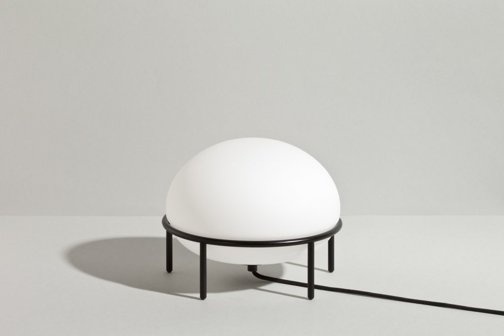Minimalist Table Lamp 'Pump' by Kutarq