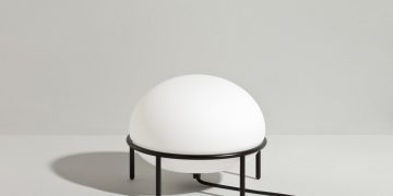 Minimalist Table Lamp 'Pump' by Kutarq