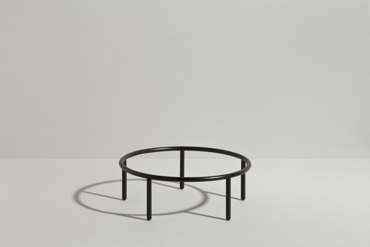 Minimalist Table Lamp 'Pump' by Kutarq