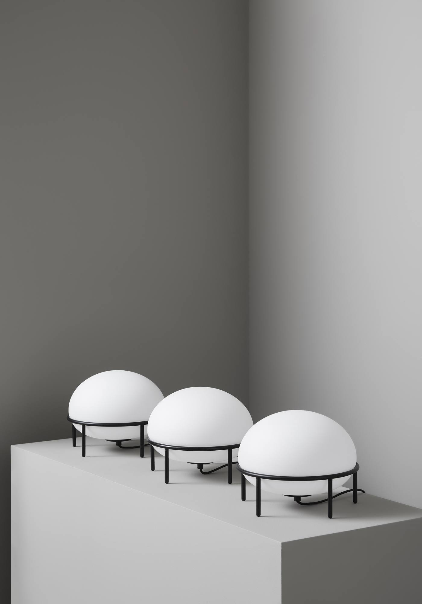 Minimalist Table Lamp 'Pump' by Kutarq