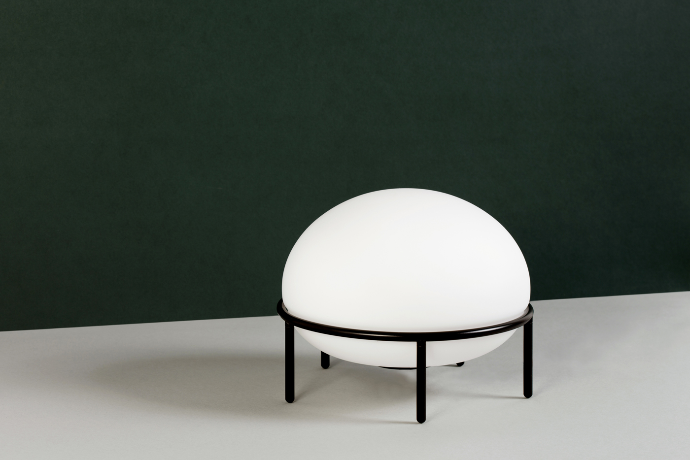 Minimalist Table Lamp 'Pump' by Kutarq