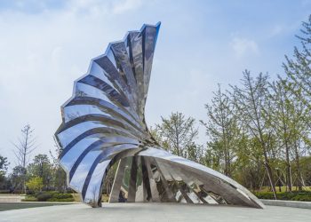 Largest Permanent Sculpture ‘Reflection’ by Richard Sweeney in Zhengzhou, China