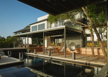 Via Media Residence by Matt Fajkus Architecture in Austin, Texas