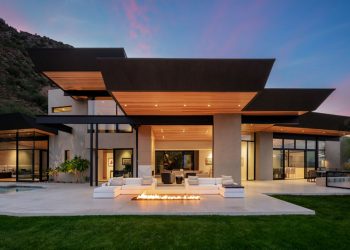 Cholla Vista Home by Kendle Design Collaborative in Paradise Valley, Arizona
