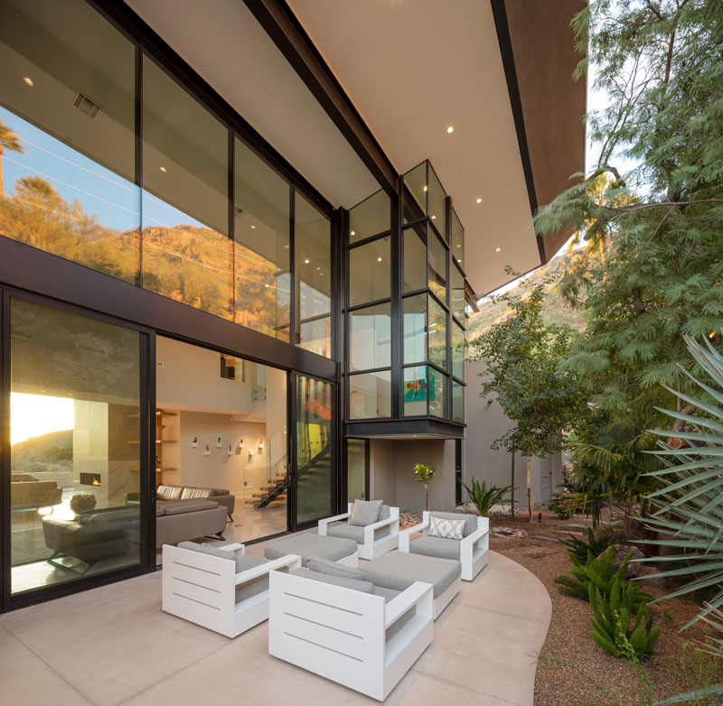 Cholla Vista Home by Kendle Design Collaborative in Paradise Valley, Arizona