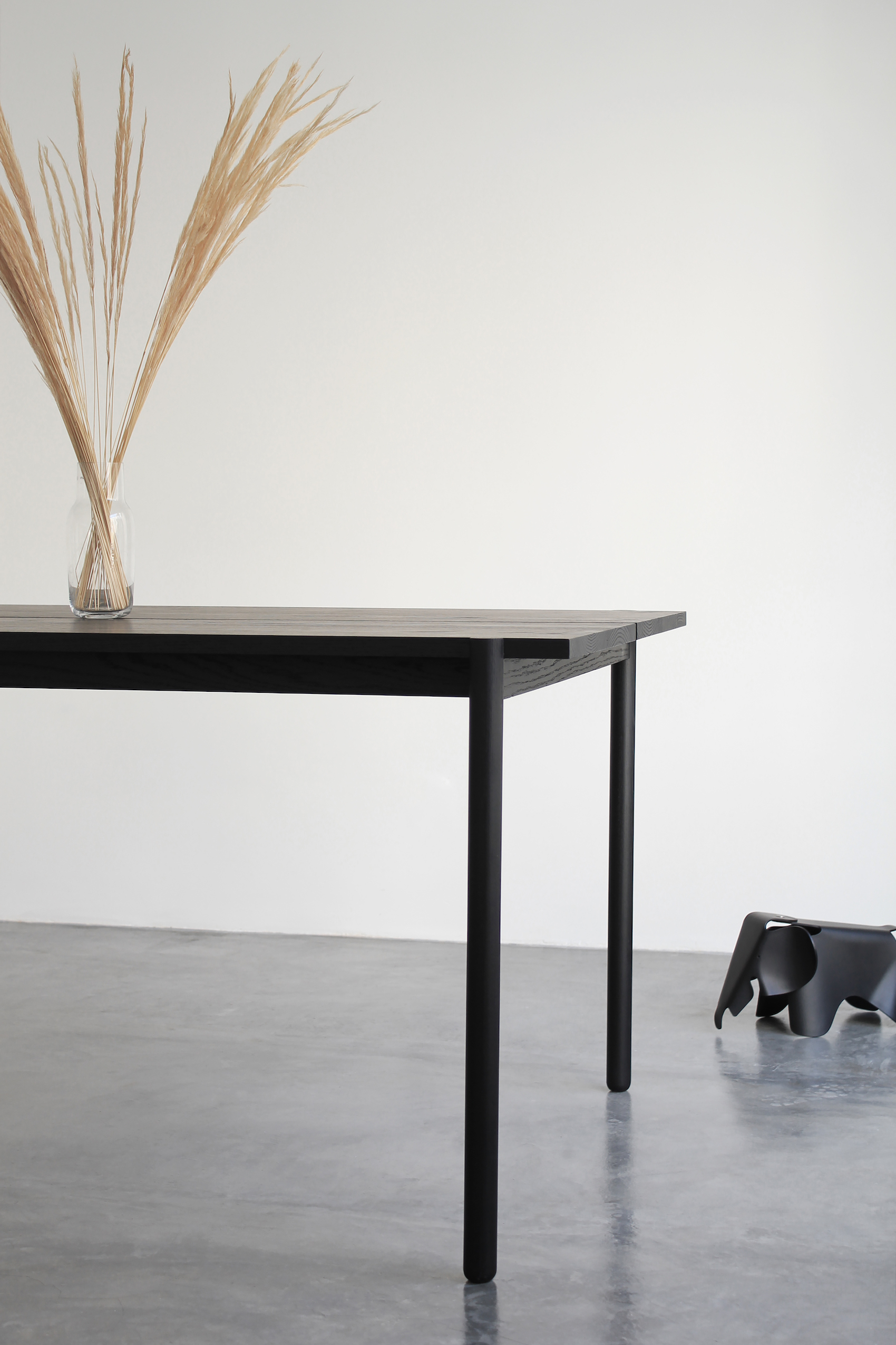Minimalist Furniture Collection ''Kuro'' by José Bermúdez