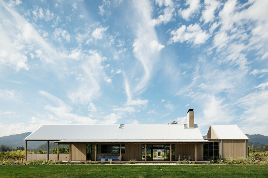 Zinfandel House by Field Architecture in St. Helena, California