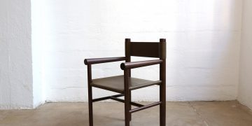 Minimalist Gradual Chair by Benjamin Kicic