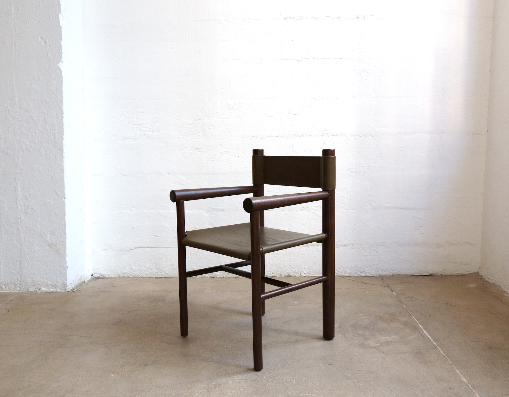 Minimalist Gradual Chair by Benjamin Kicic