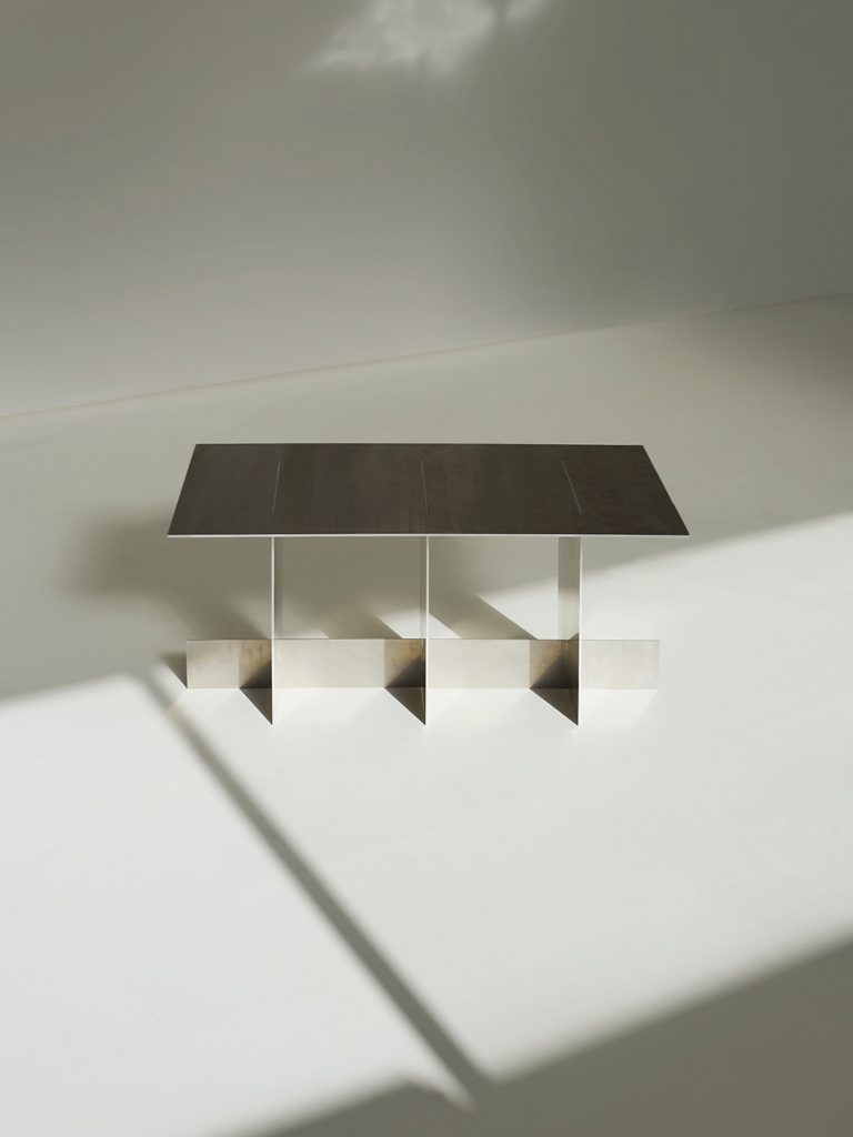 Minimalist Table "1.5" by Omayra Maymó