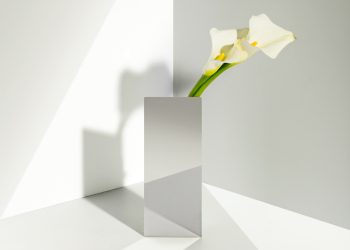 Minimalist Vase "A Mirror Face" by Seoul-based studio ADAO