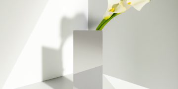 Minimalist Vase "A Mirror Face" by Seoul-based studio ADAO