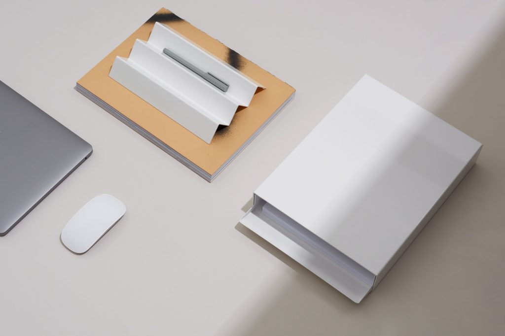 Minimalist Collection of Office Objects by Gerdesmeyer Krohn