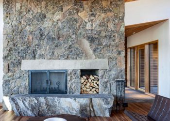 The Live Edge Residence by Nathan Good Architects in Central Oregon