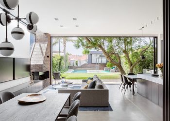 Jacaranda House by MacCormick & Associates Architects in Sydney, Australia