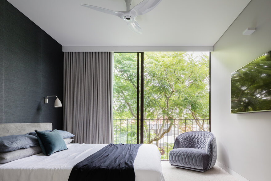 Jacaranda House by MacCormick & Associates Architects in Sydney, Australia