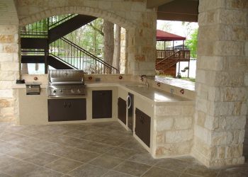 Outdoor Kitchen