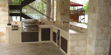 Outdoor Kitchen