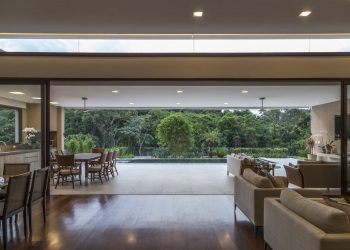 Contemporary Single-Storey House by Belluzzo Martinhao Arquitetos in Cotia, Brazil