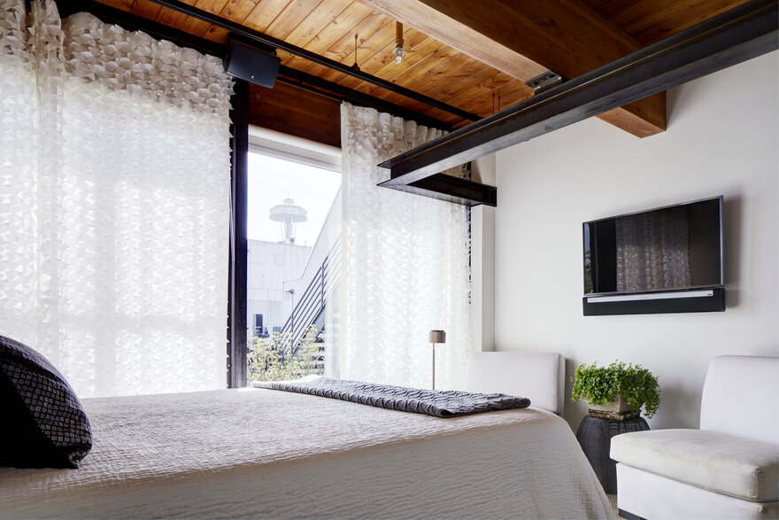 Counterbalance Loft by Eggleston Farkas Architects in Seattle, United States