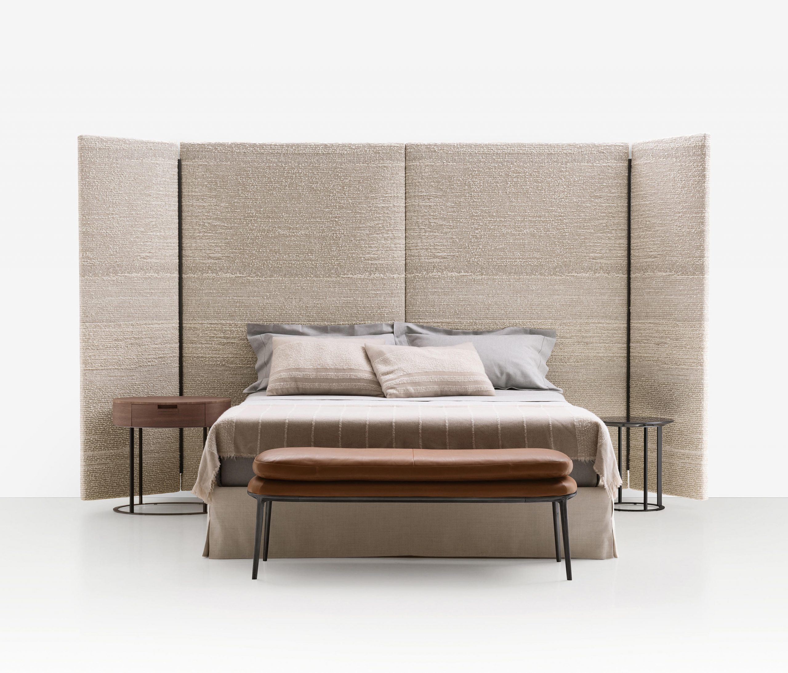 Dike Bed by Antonio Citterio for Maxalto