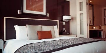 3 Tips on How to Effortlessly Style Your Bed in 2019