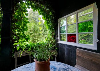 How to Create the Perfect Outdoor Room