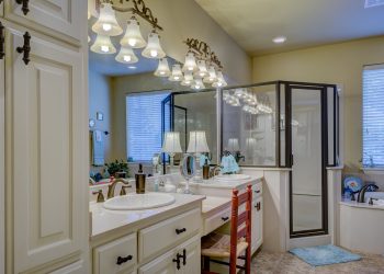 Bathtub vs Shower Enclosure: Which One Should You Get?