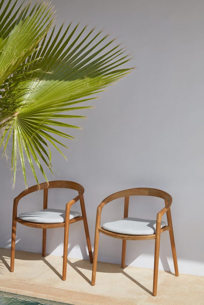 Solid Armchair by Manutti